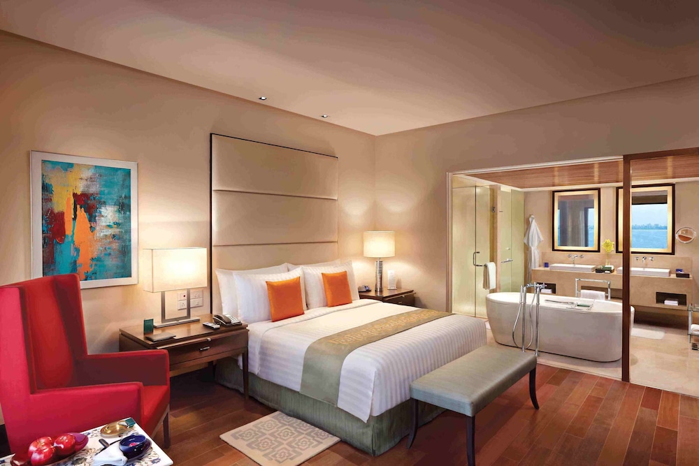 غرفة بسرير كينج تُحدَّد عند الوصول، The Oberoi Mumbai 5/10