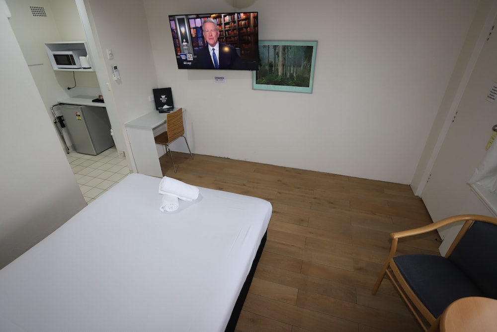 Reign Inn Newcastle 12/50
