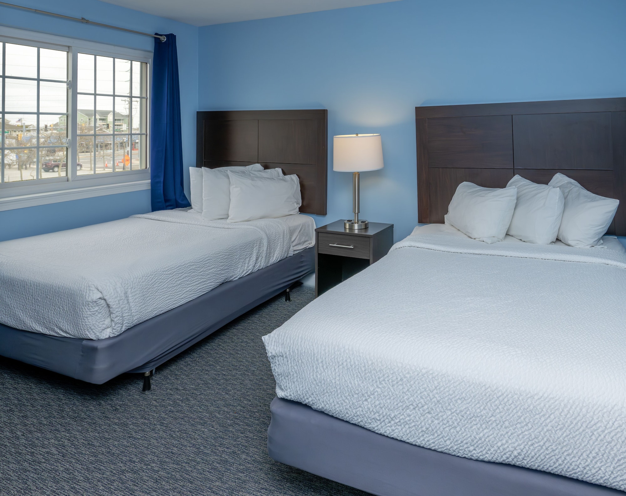 STANDARD, 2 DOUBLE BEDS