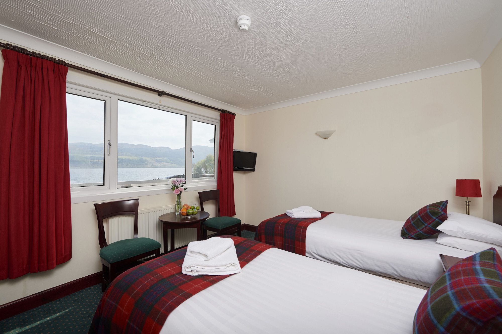 ROOM, DOUBLE BED, LOCH VIEW