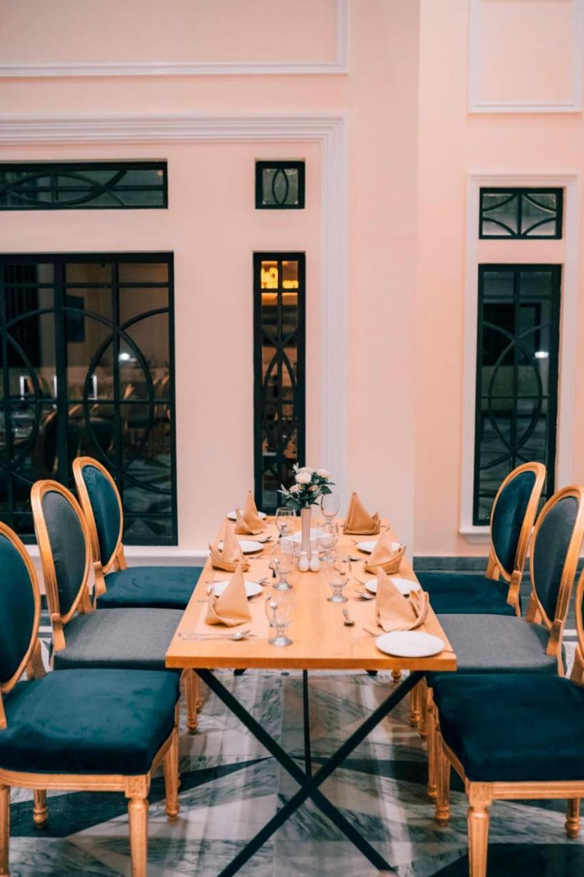 Faletti's Grand Bahawalpur 29/32