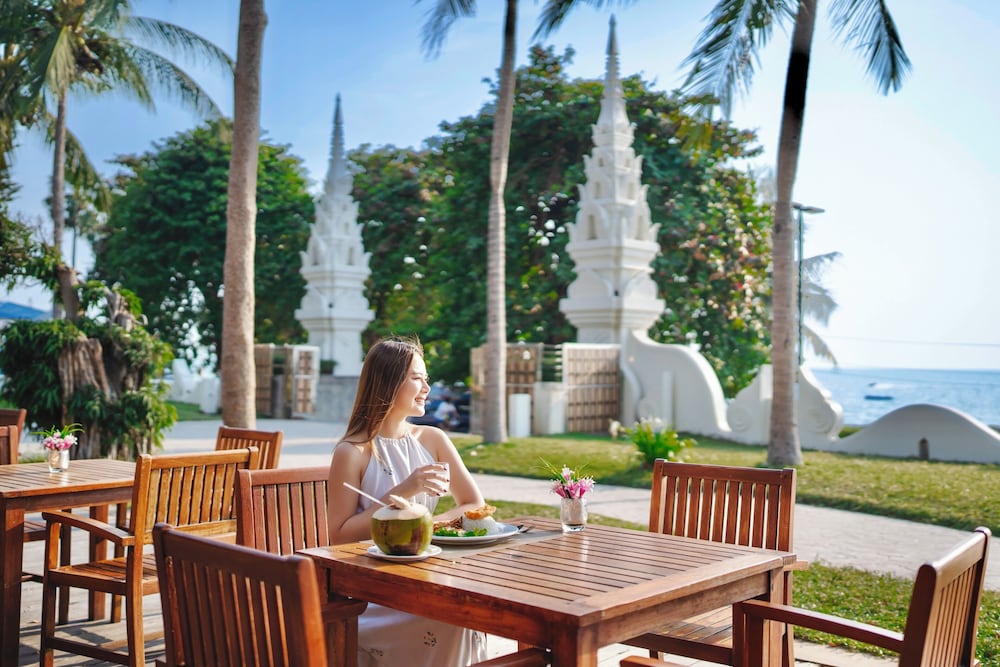 The Heritage Pattaya Beach Resort 52/66
