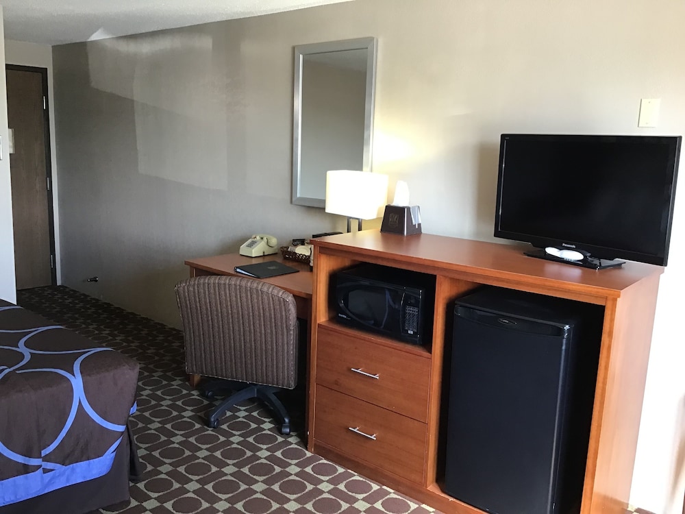 Super 8 by Wyndham Miles City 16/37