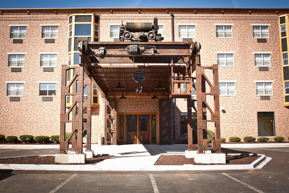 Ironworks Hotel 4/48
