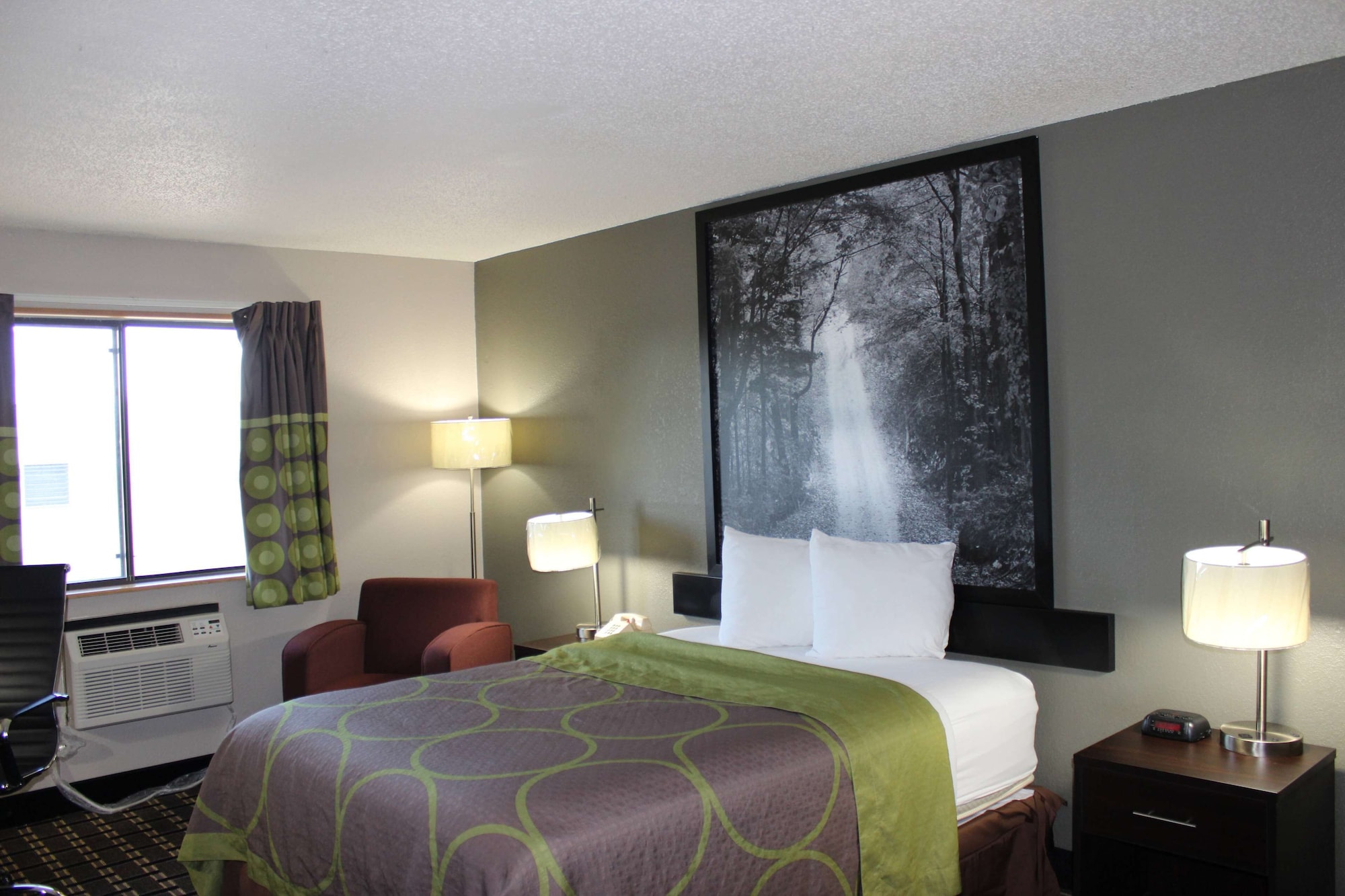 Standard, Queen Bed