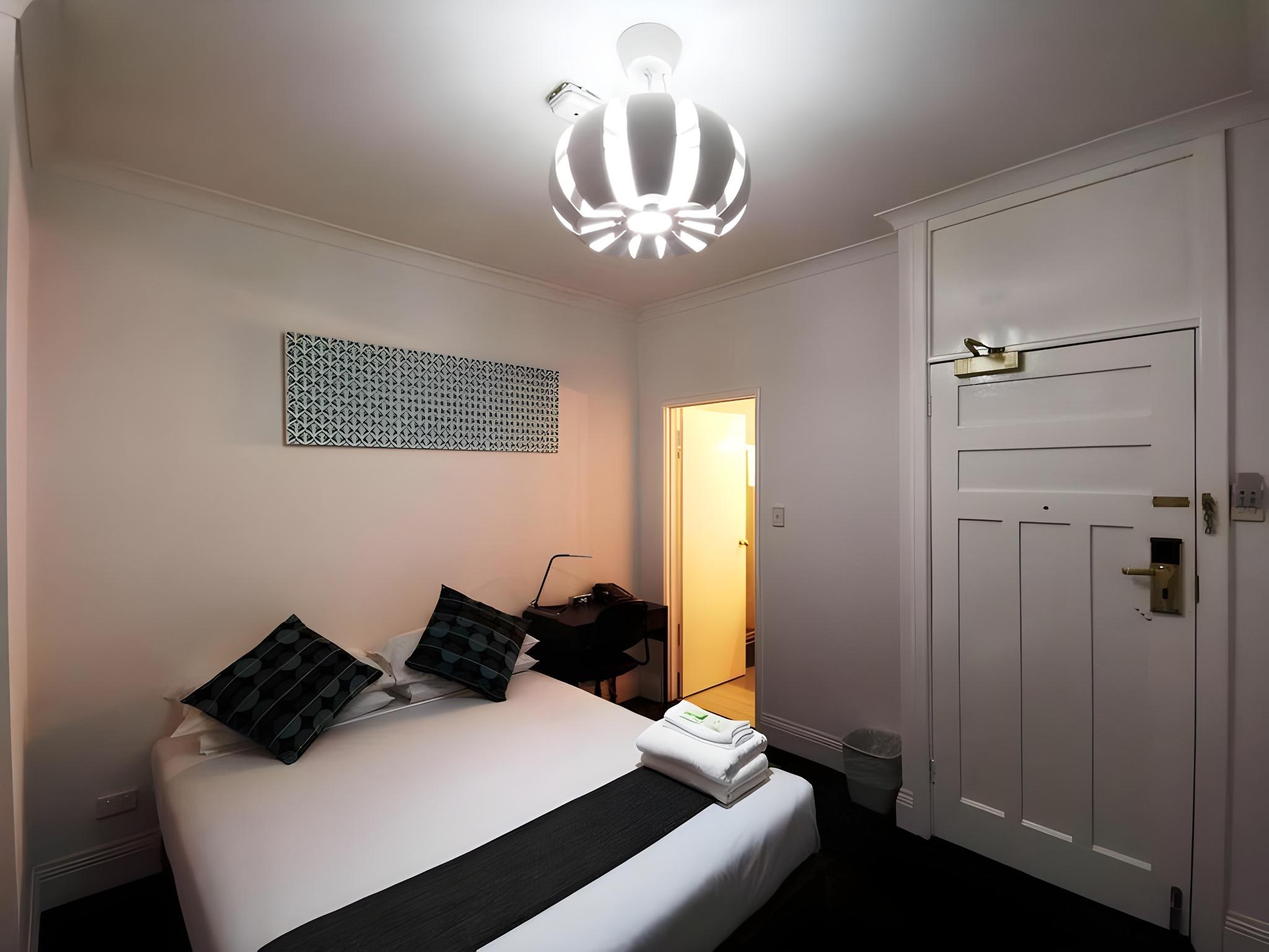 Room, Double Bed