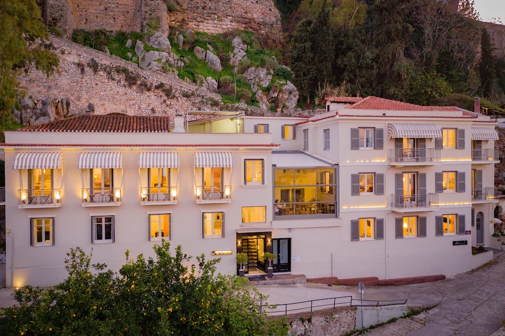 Leto Nuevo Hotel 6/78