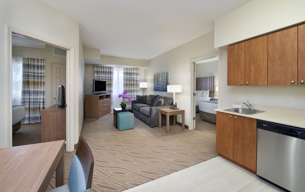 Hawthorn Extended Stay by Wyndham Naples 8/54