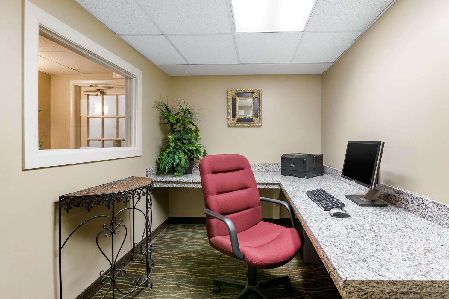 Quality Inn & Suites Des Moines - Merle Hay Road 37/39