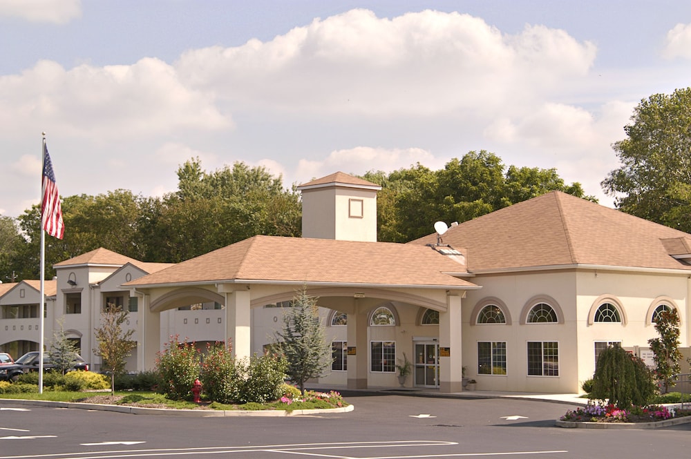 Days Inn & Suites By Wyndham Cherry Hill - Philadelphia 3/35