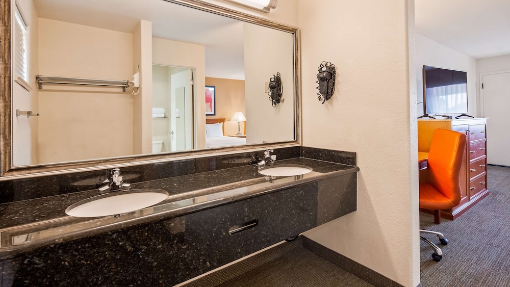 Best Western Golden Key 10/27