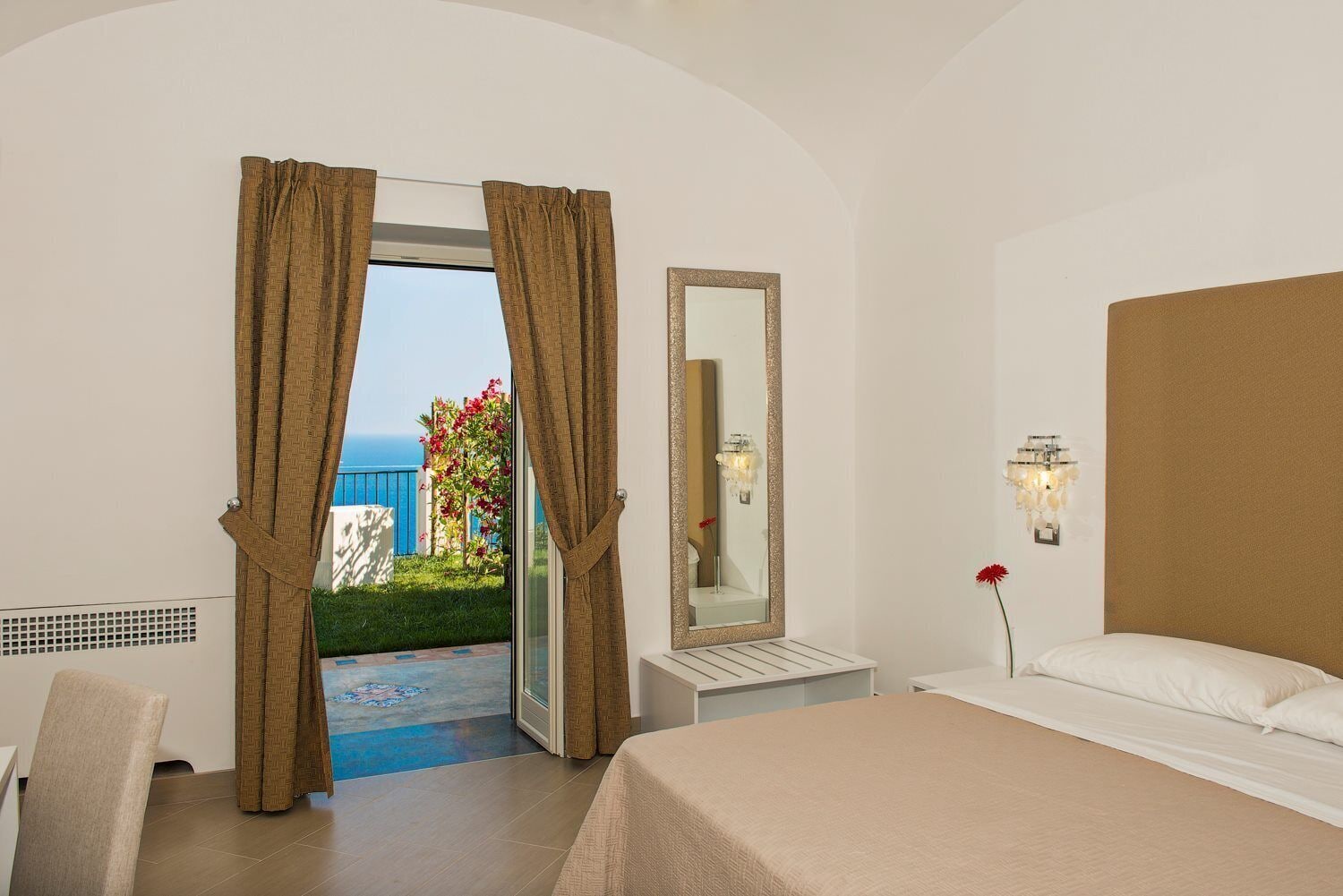 غرفة سوبيريور بسرير مزدوج بإطلالة على البحر بشرفة، Boutique Hotel Villa Gianlica 4/5