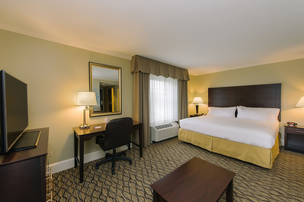 Holiday Inn Express Suites Merrimack 20/55