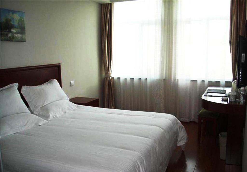 GreenTree Inn ShangHai Pudong New District KangQiao Industrial Zone JinXiu Road Hotel 13/40