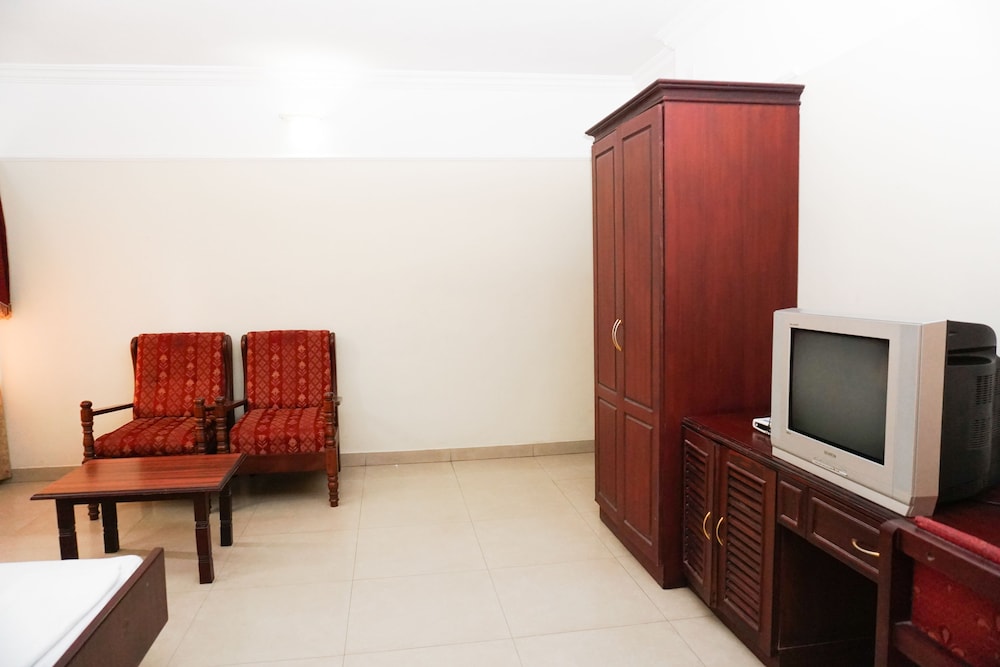 Hotel Keerthi 23/29