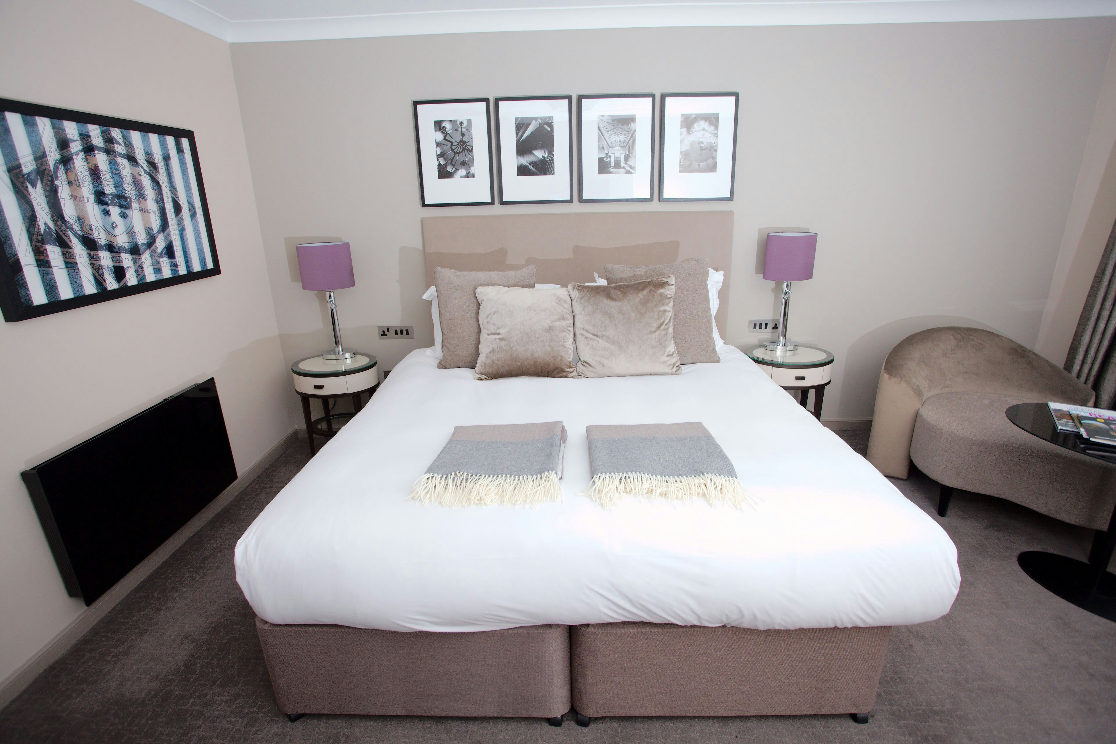 CLASSIC, TWIN BEDS