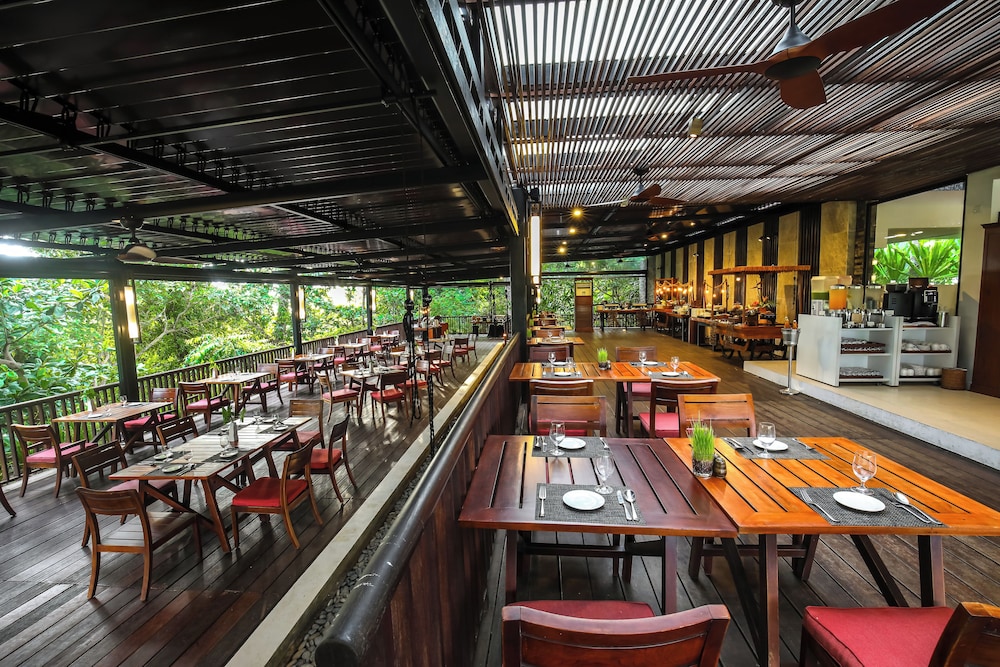 THE RESIDENCE BINTAN 52/73