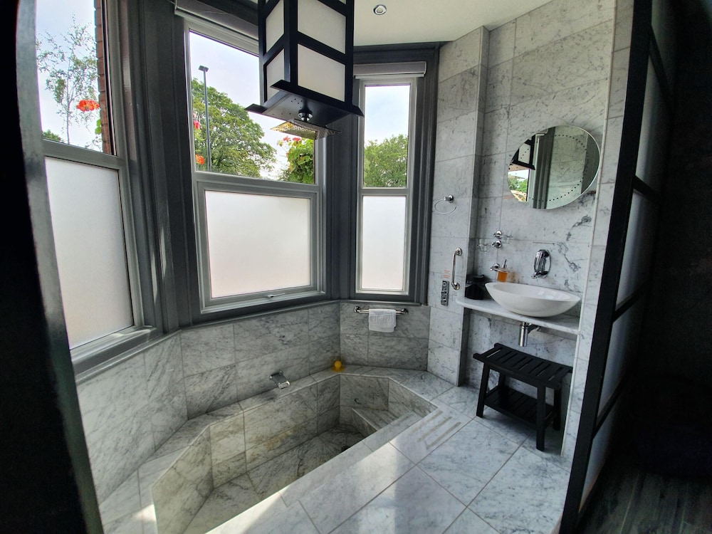 Tower Guest House 29/50