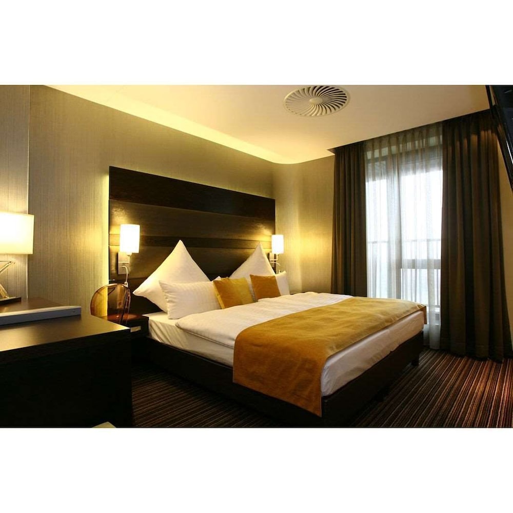 Congress Hotel Am Stadtpark Hannover 7/30