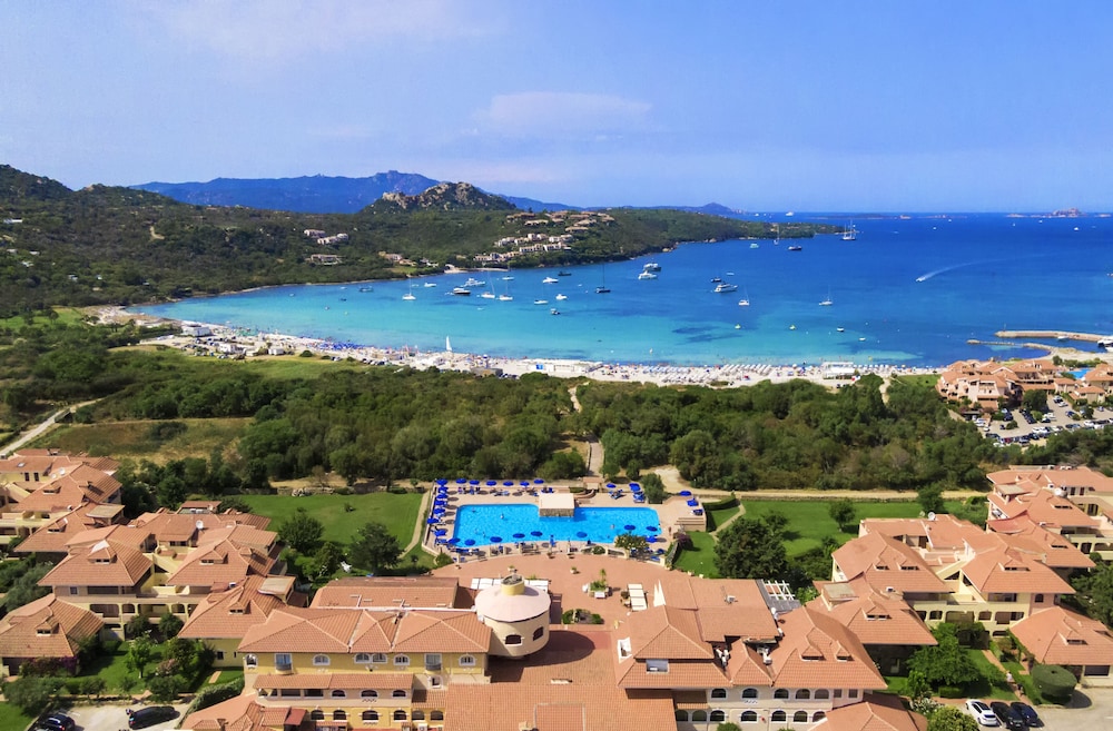 Colonna Beach Hotel 43/50