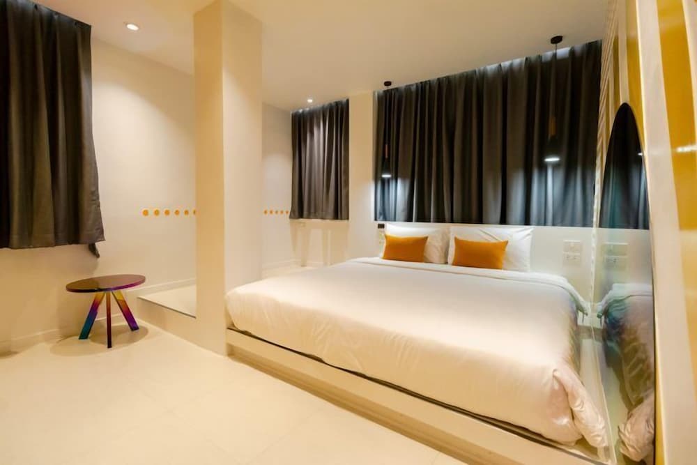 ORIENTAL, DOUBLE BED
