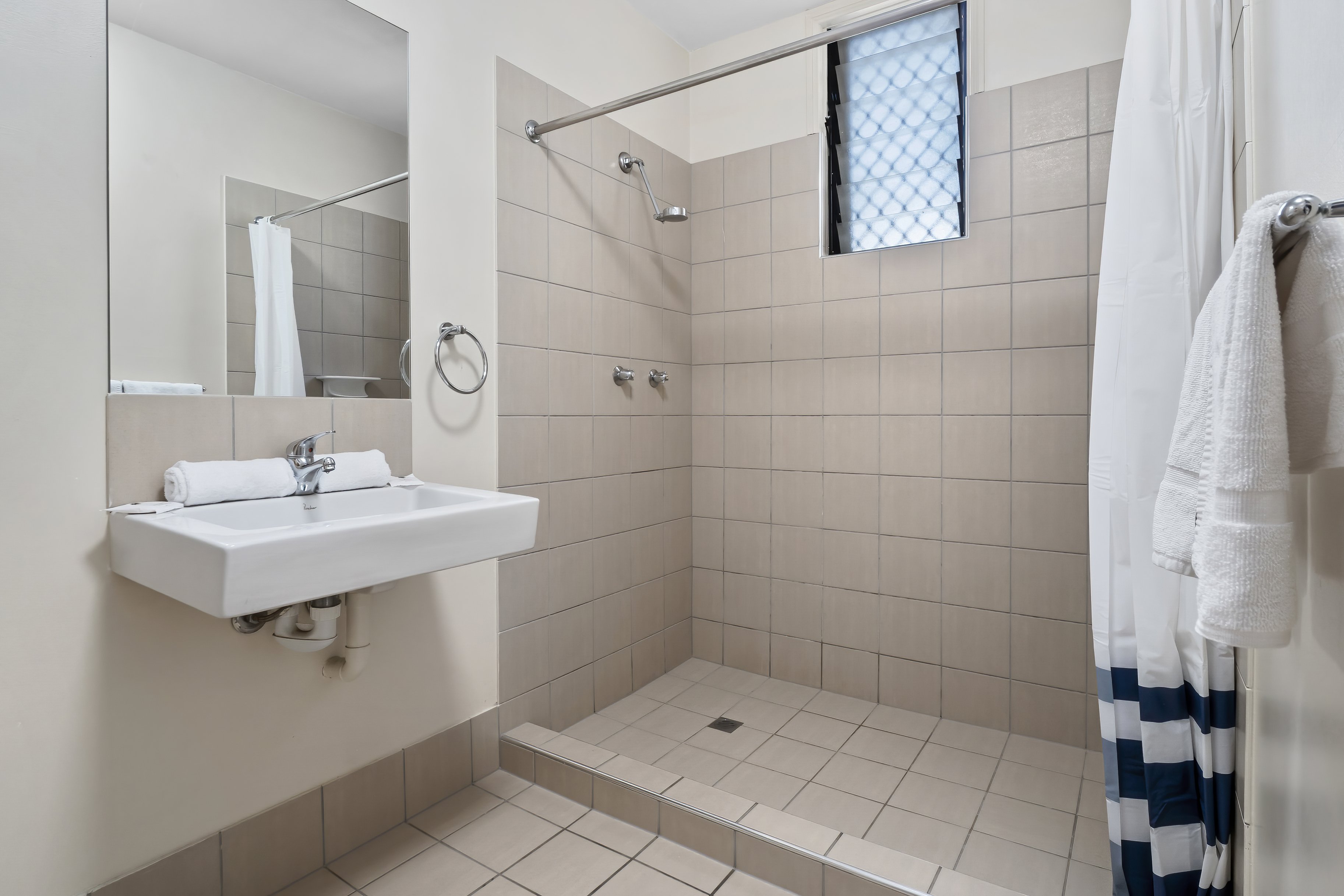 Hotel Tropiq 90/95