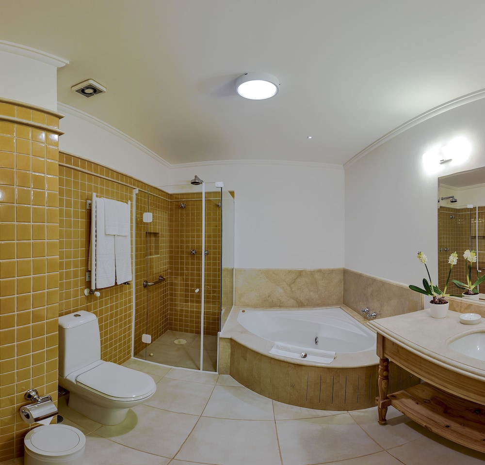 Hotel Solar d Izabel 40/41