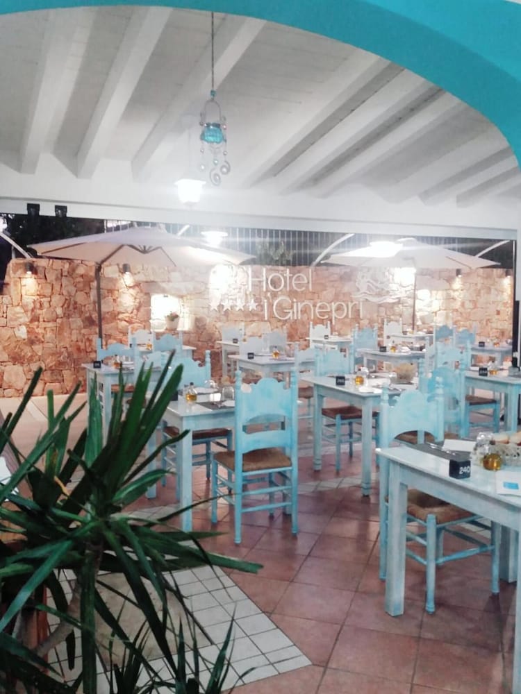 Hotel I Ginepri 30/50