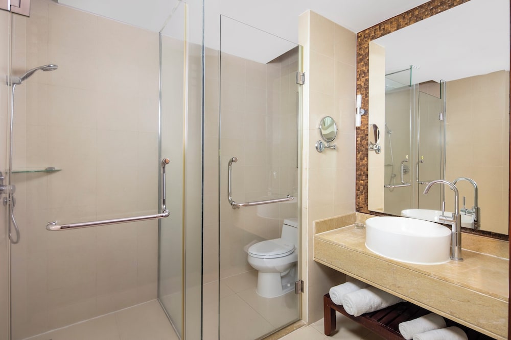 Grand Mercure Sanya Yalong Bay 34/38