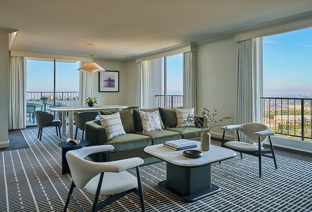 Pendry Newport Beach 45/64