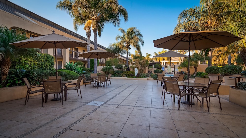 Best Western Plus South Coast Inn 56/72
