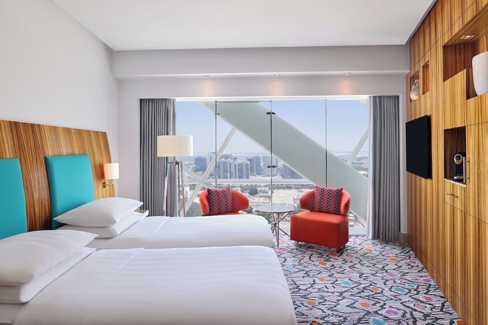 DELUXE, TWIN BEDS