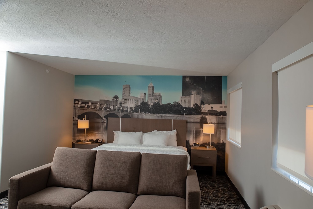 Clarion Pointe Indianapolis Airport 40/64