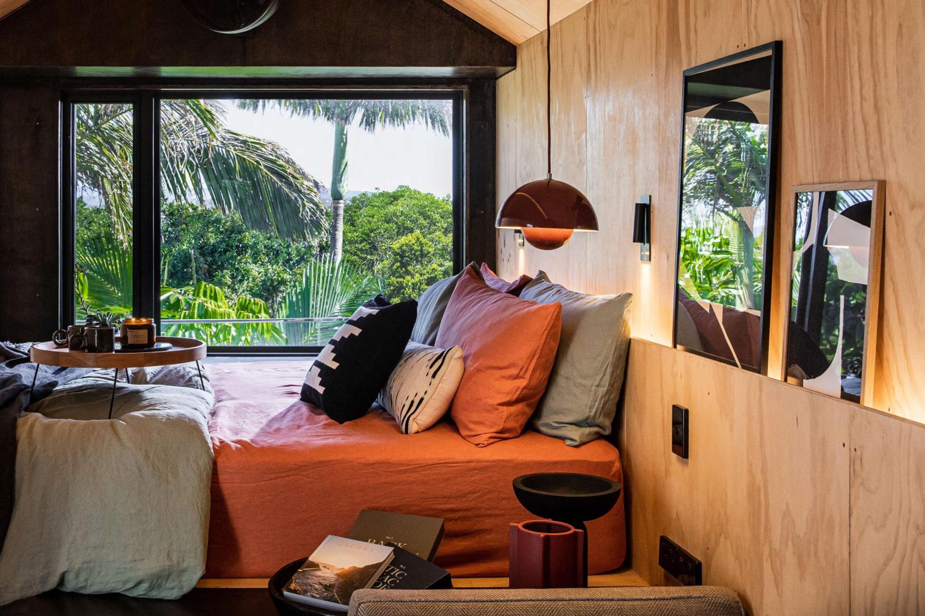 Qt, Cabin, King Bed