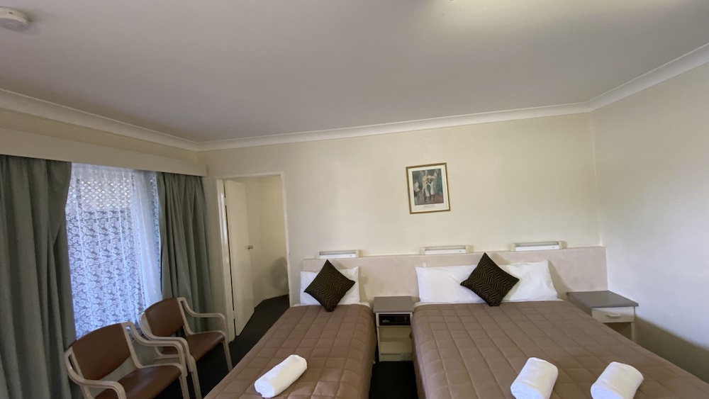 Sapphire City Motor Inn Inverell 27/34