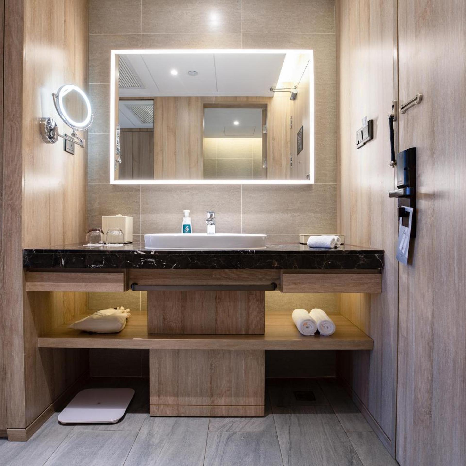 Atour Hotel Wuhan Changqing Road 72/74