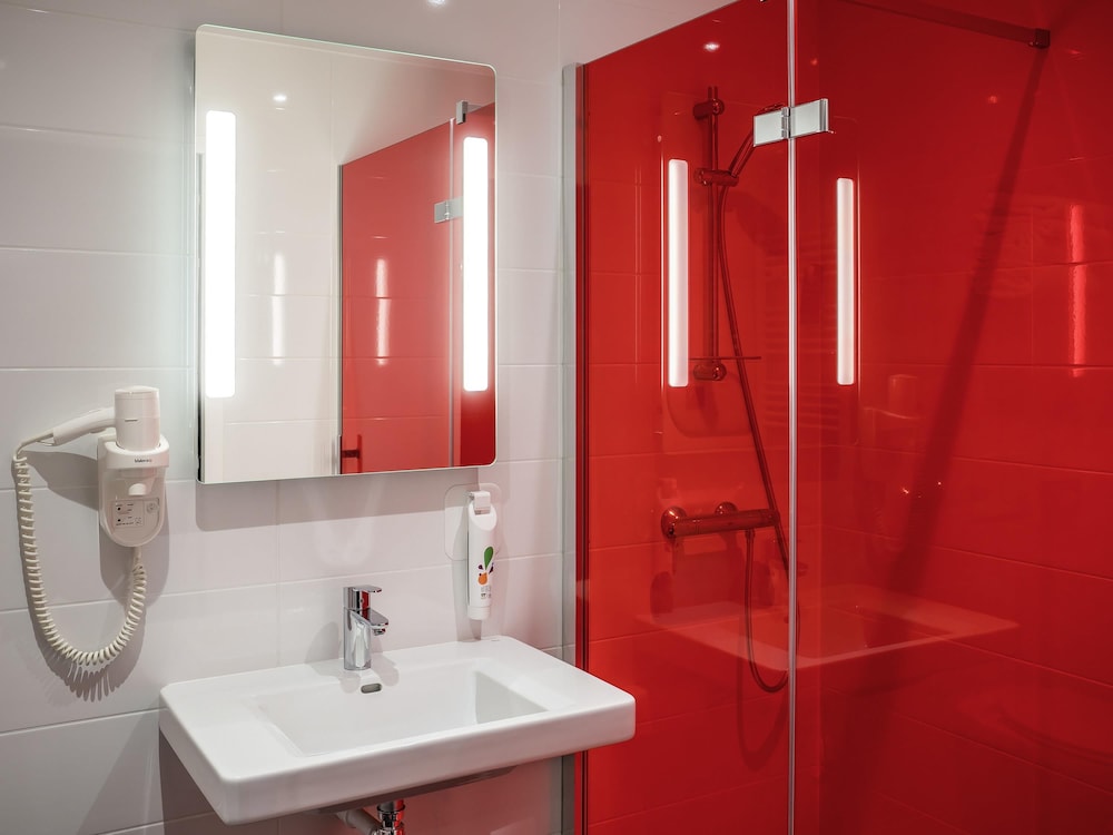 Ibis Styles Saumur Gare Centre 71/75