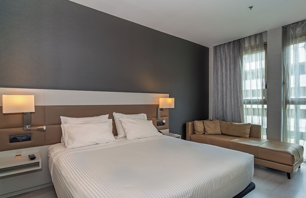 STANDARD, SINGLE, DOUBLE BED, CITY VIEW