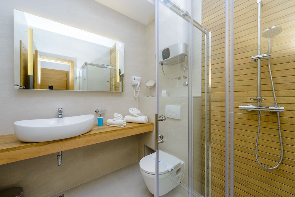 Adriatic Deluxe Apartments 69/73