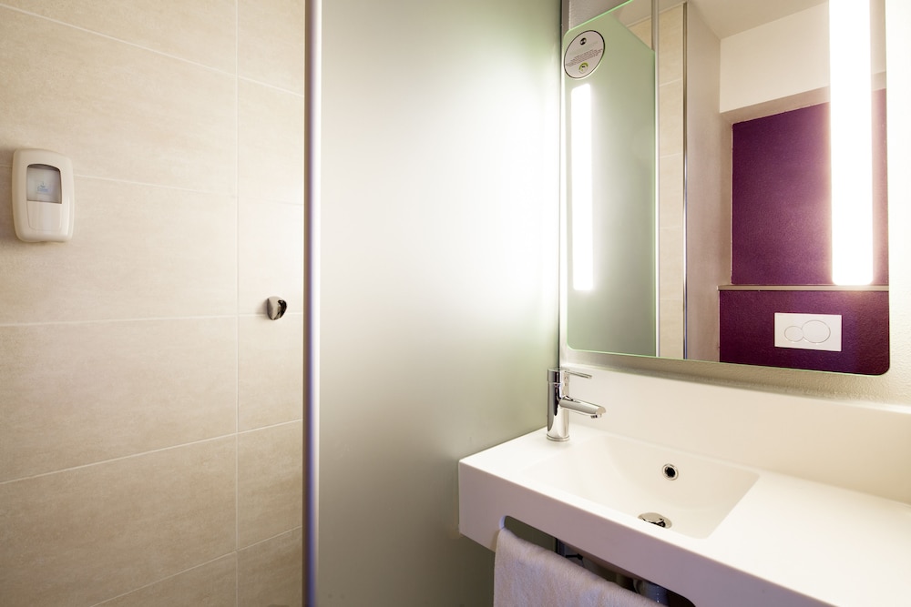 B&B Hotel Paris Romainville Noisy Le Sec 14/29