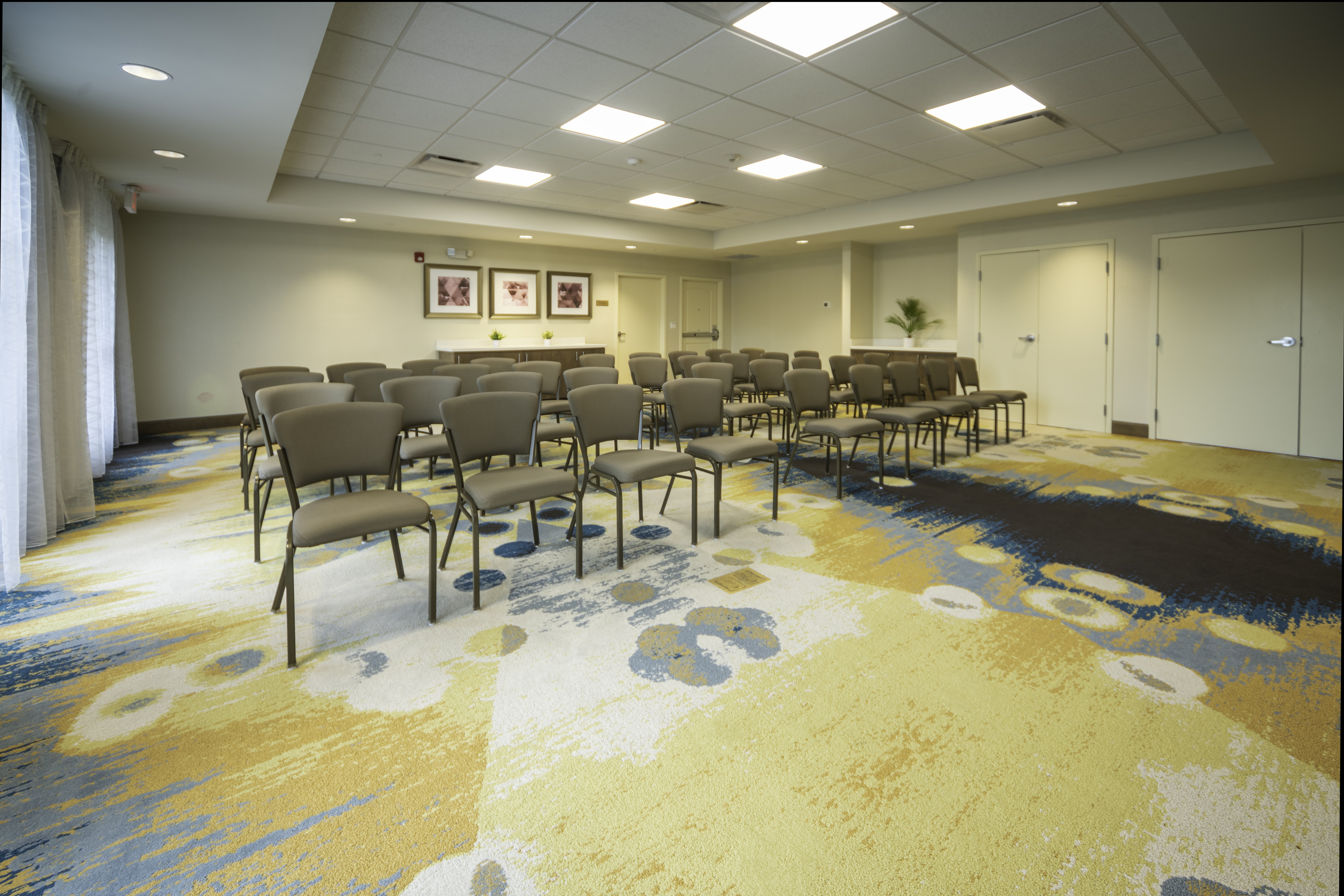 Staybridge Suites Summerville 11/48