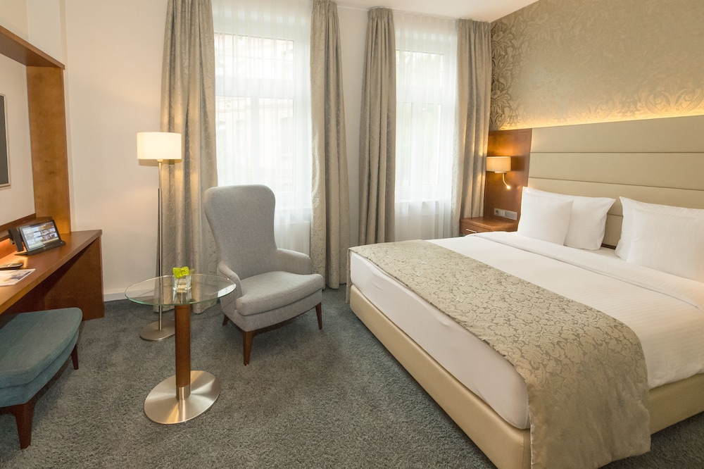 Hotel Oranien Wiesbaden 28/66