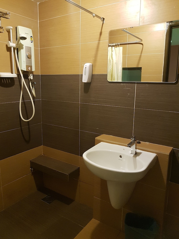 Hotel Golden View Puchong 35/39