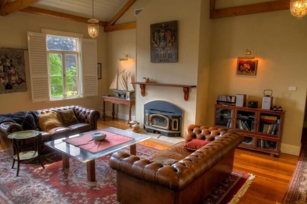 Tizzana Winery Bed & Breakfast 8/10