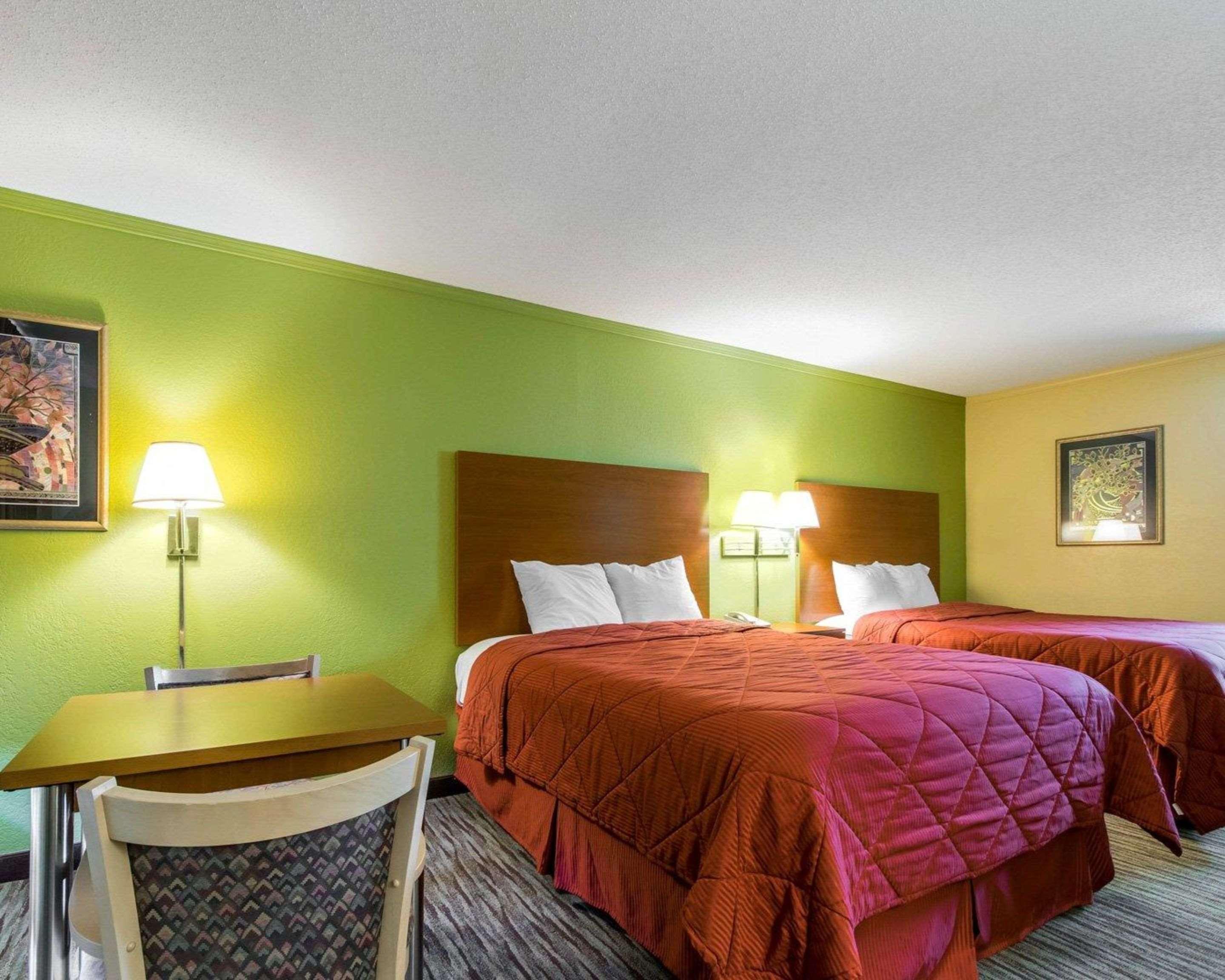 غرفة بسريرين كوين، Econo Lodge Franklin South KY 10/10