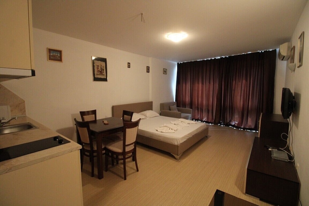 Menada Sunny Beach Plaza Apartments 10/50
