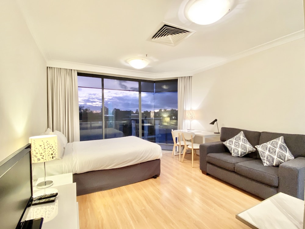 Milson Executive Apartments 46/75
