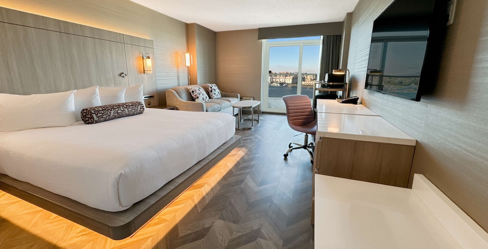 COAST, KING BED, OCEAN VIEW