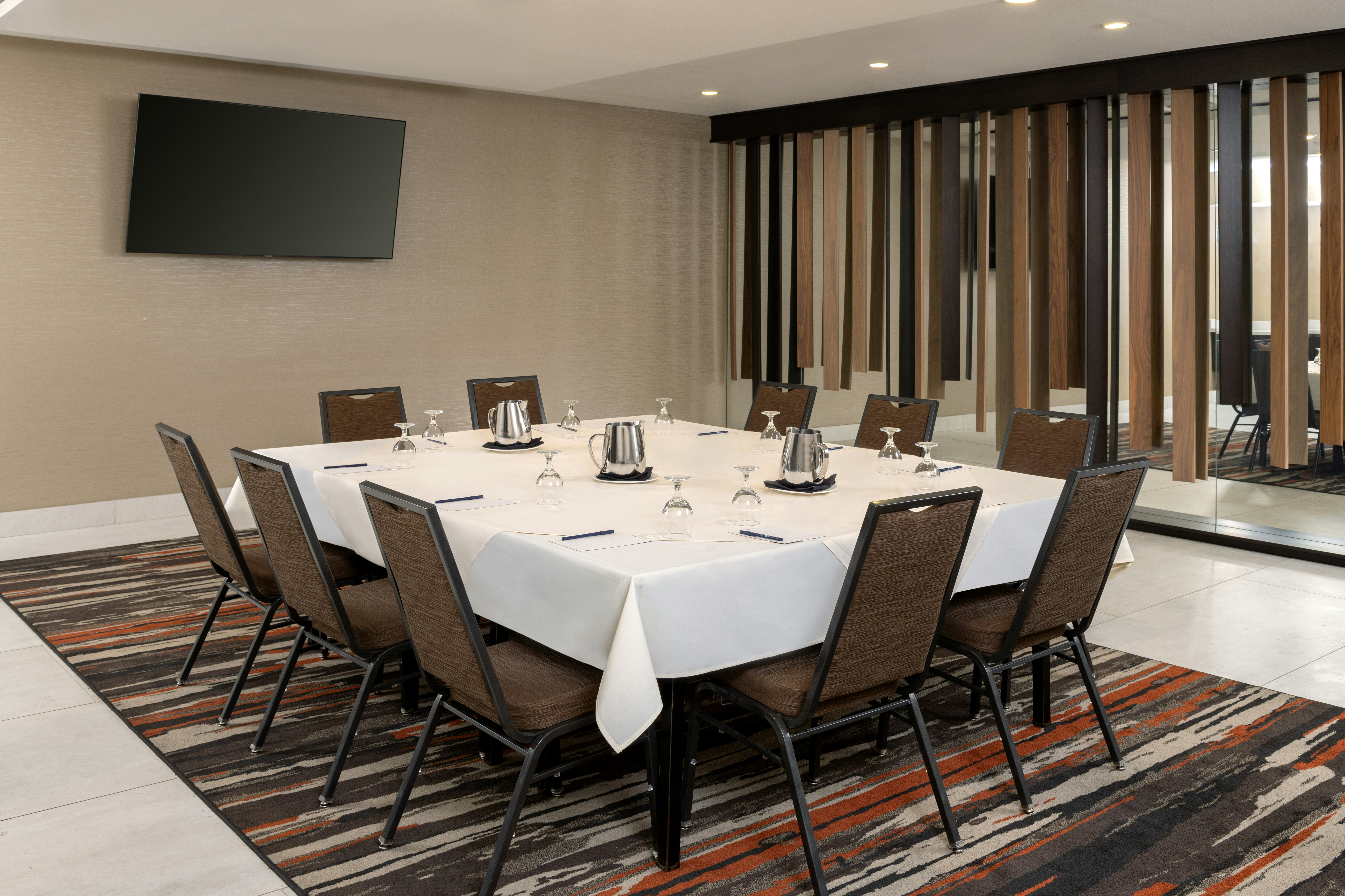 DoubleTree by Hilton Hotel San Bernardino 26/32