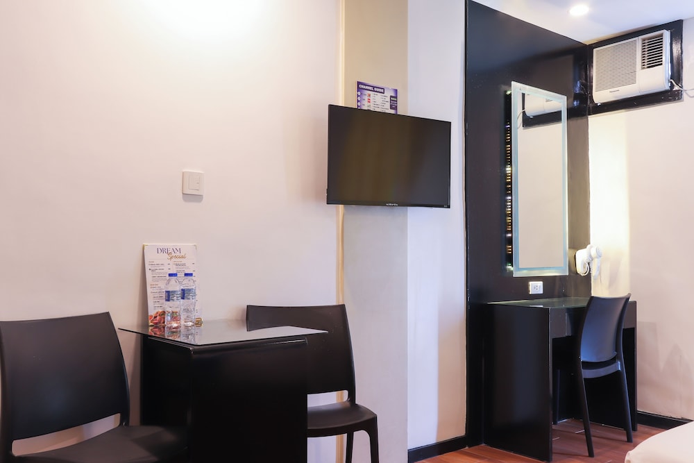 Icon Hotel North Edsa 56/65